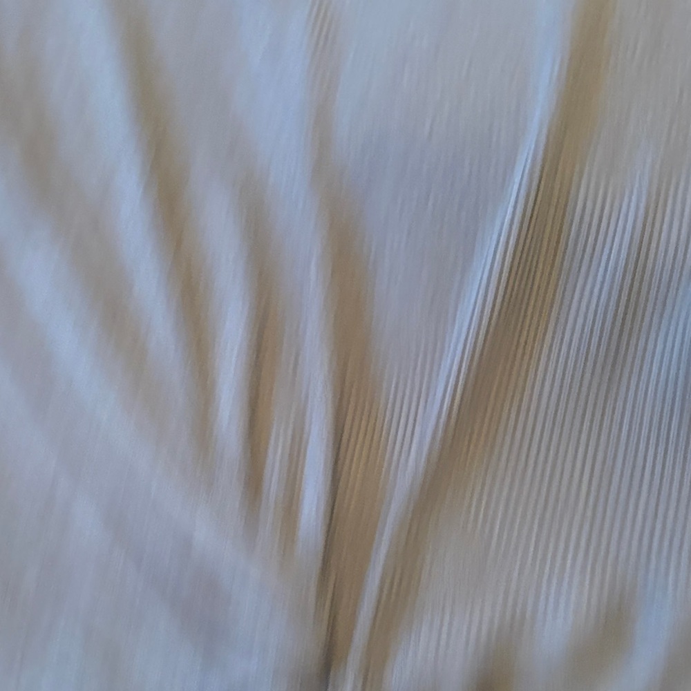 Three women’s tops bundle - Picture 5 of 7
